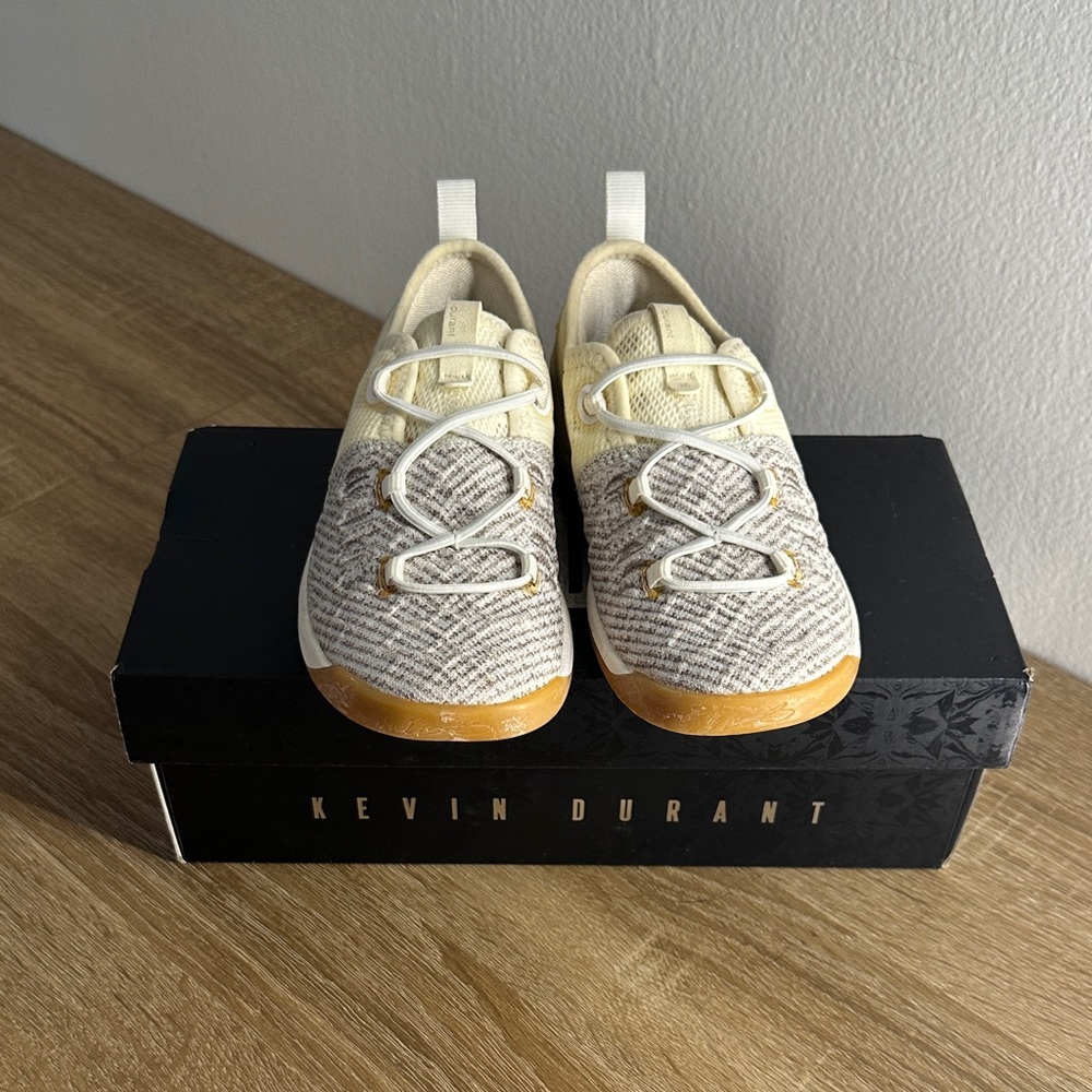 Nike Baby Walker Shoes in Cream and Tan